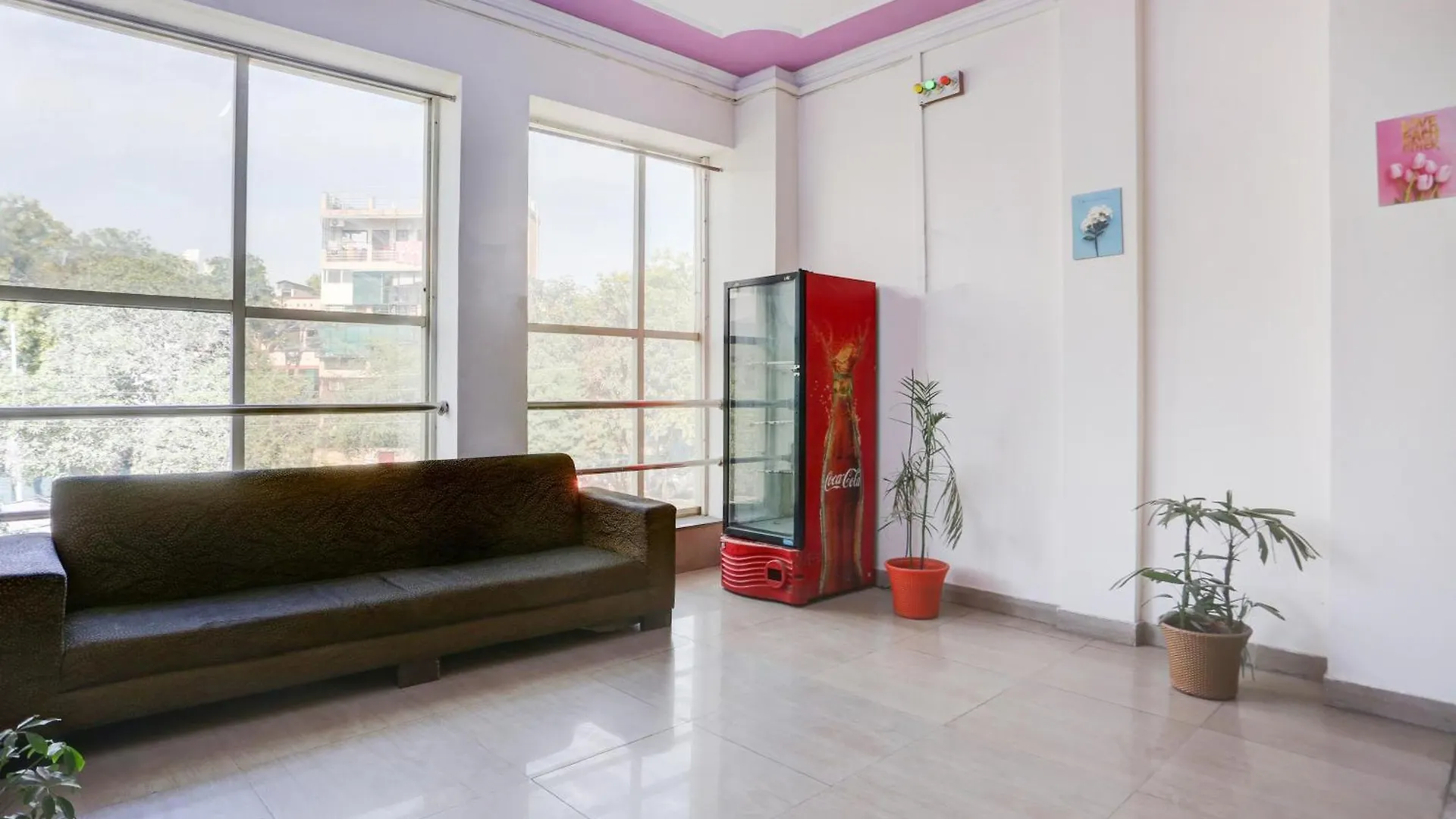 Super Townhouse Sector 4 Gurgaon Hotel