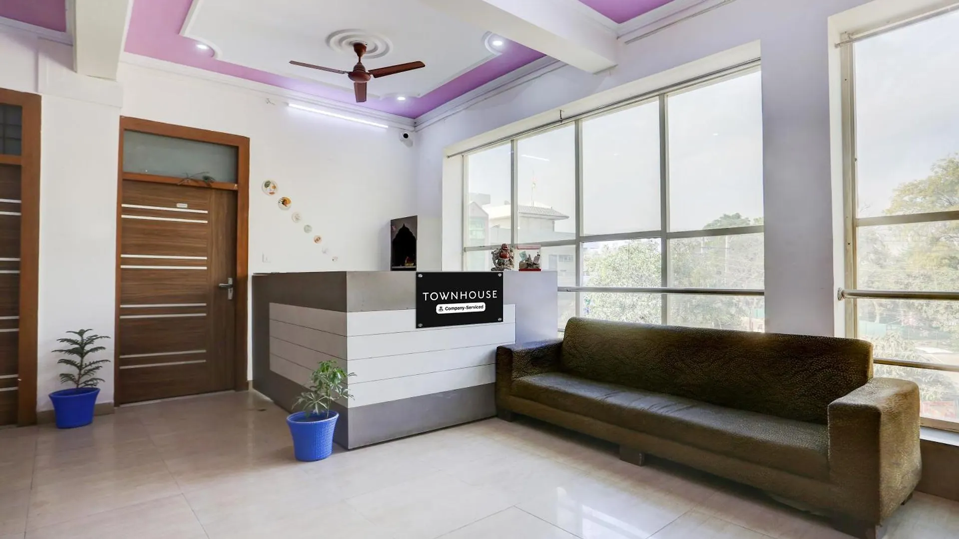 Super Townhouse Sector 4 Gurgaon Hotel 4*,  India