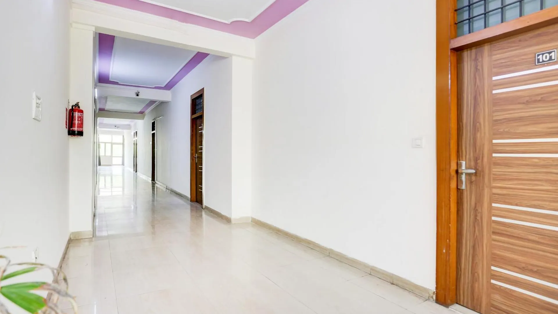 ****  Super Townhouse Sector 4 Gurgaon Hotel India
